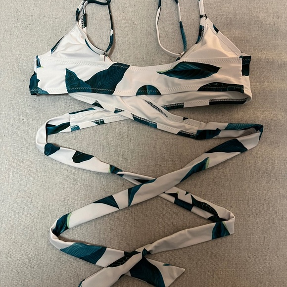 Cupshe bikini | Leaf pattern | - Picture 4 of 7